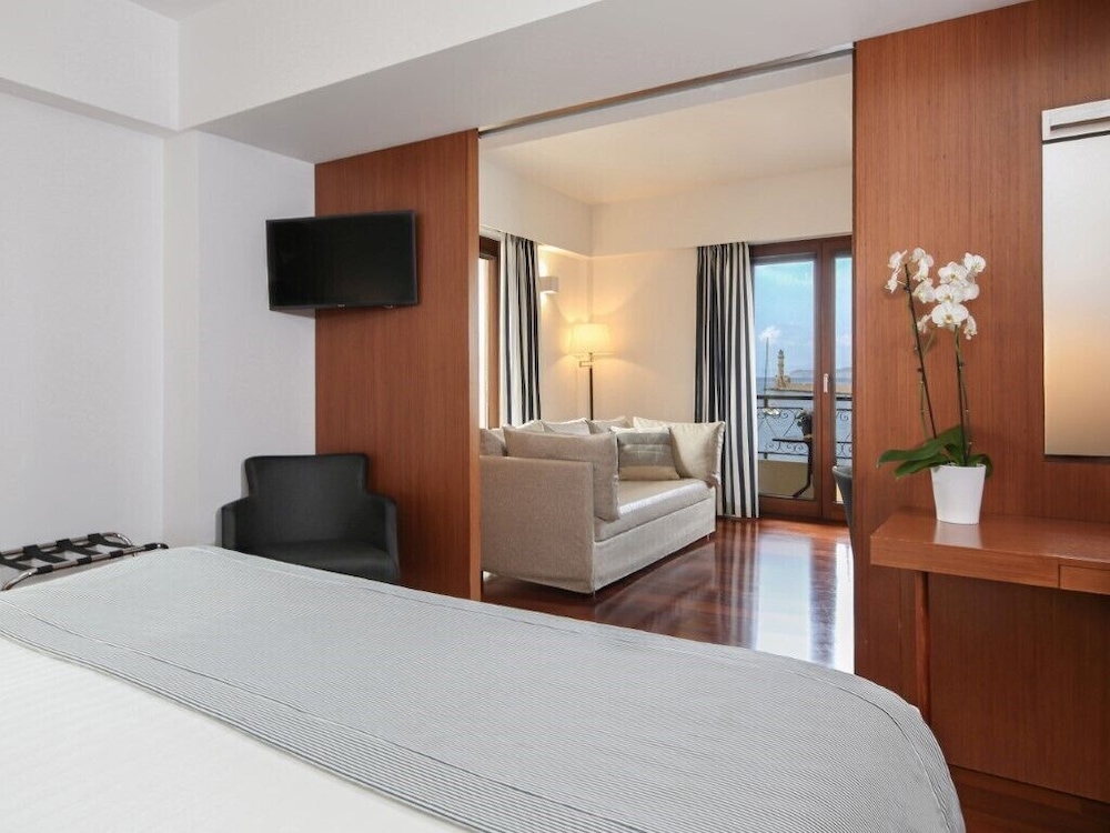 Porto Veneziano Hotel — Hotel rooms in Chania