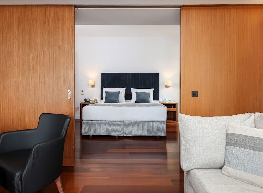 Porto Veneziano Hotel — Hotel rooms in Chania