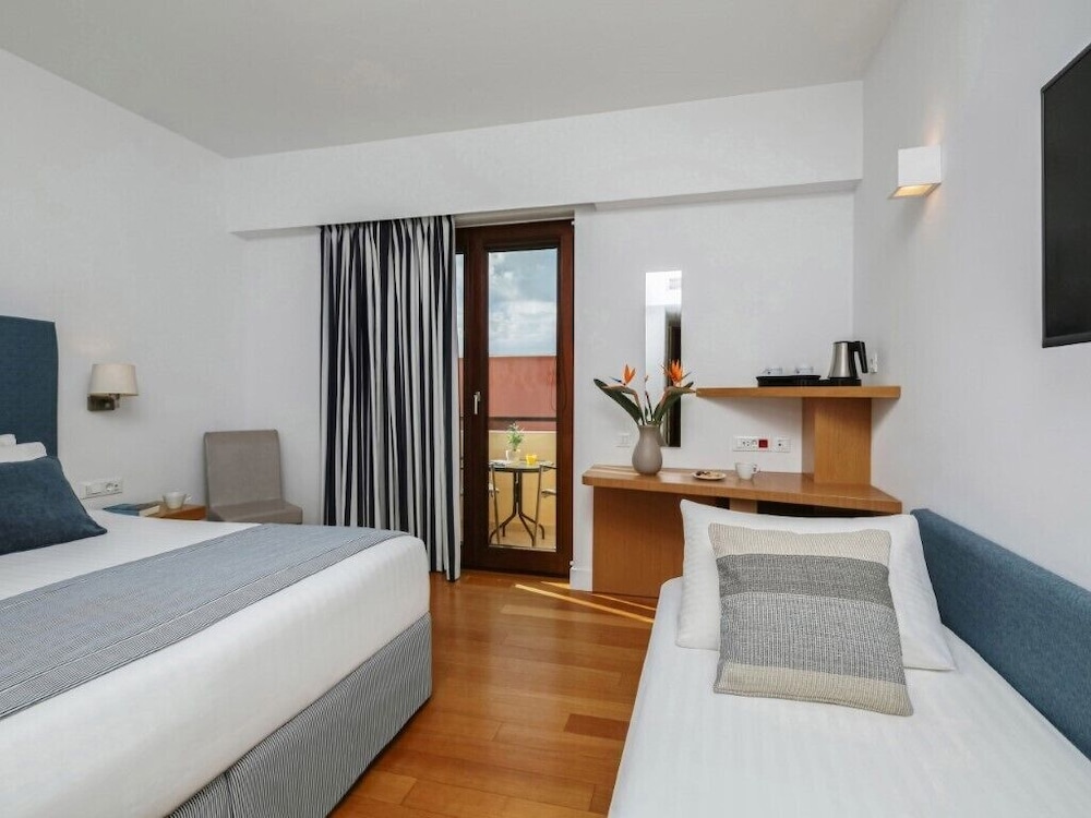 Porto Veneziano Hotel — Hotel rooms in Chania