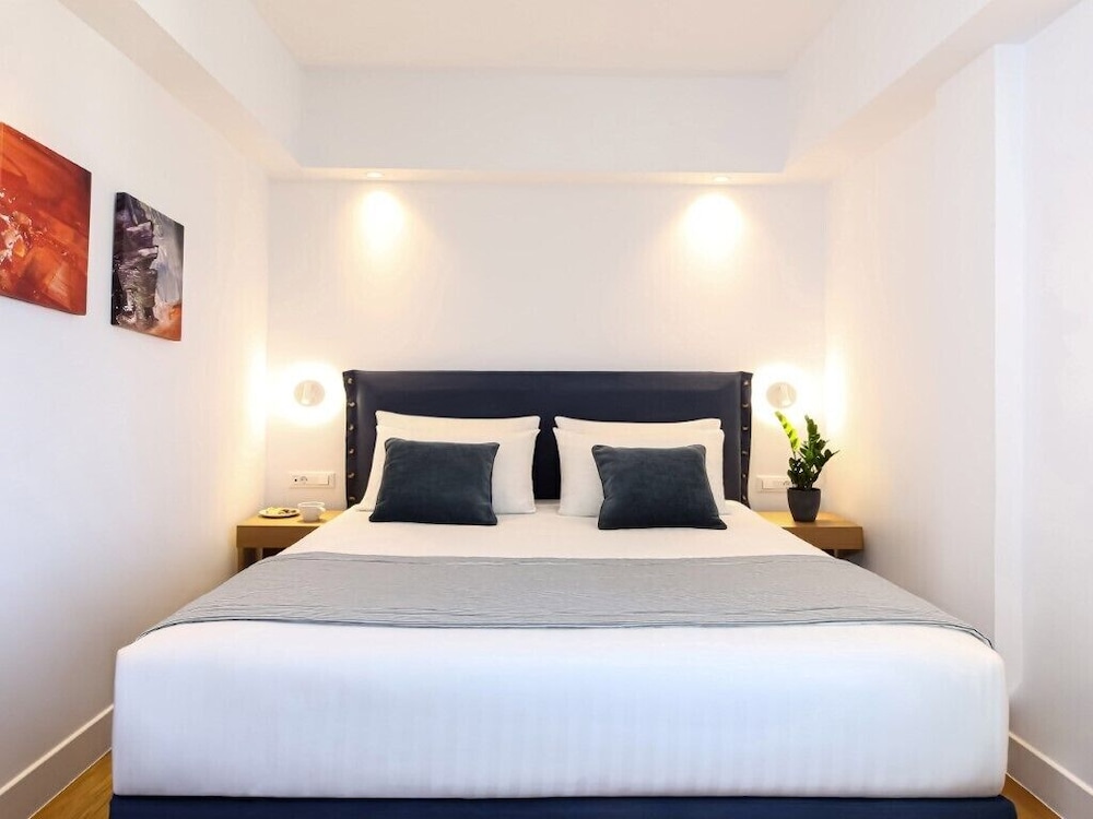 Porto Veneziano Hotel — Hotel rooms in Chania