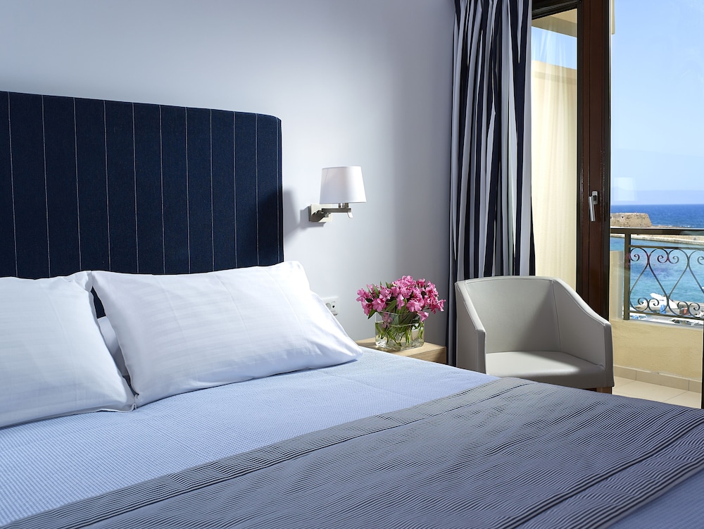 Porto Veneziano Hotel — Hotel rooms in Chania