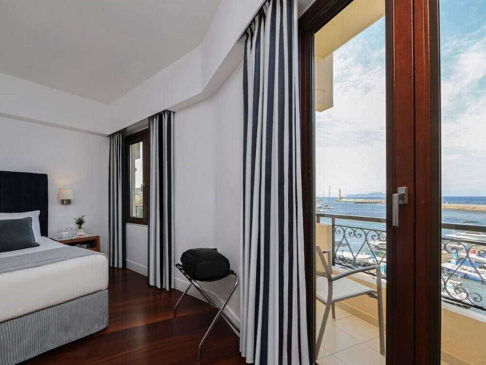 Porto Veneziano Hotel — Hotel rooms in Chania