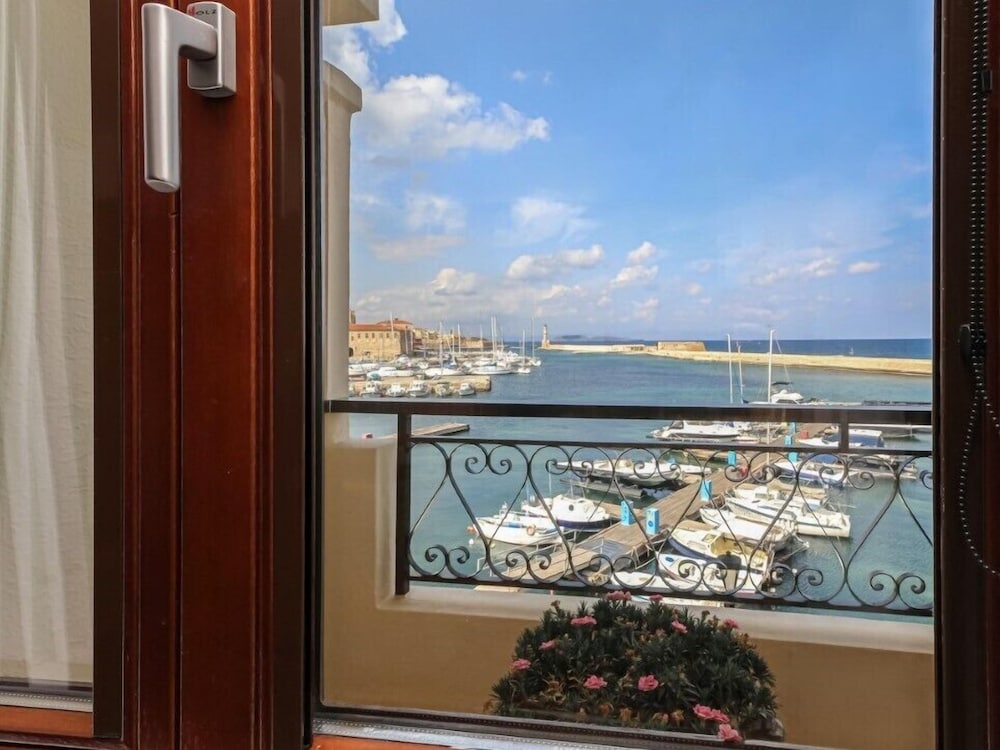 Porto Veneziano Hotel — Hotel rooms in Chania