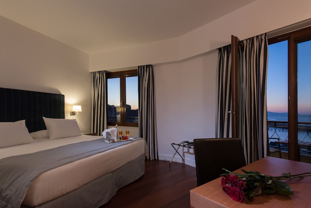 Porto Veneziano Hotel — Hotel rooms in Chania