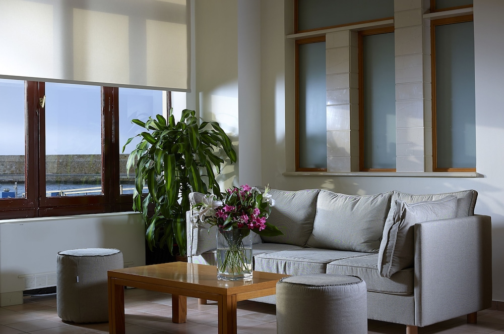 Porto Veneziano Hotel — Hotel rooms in Chania