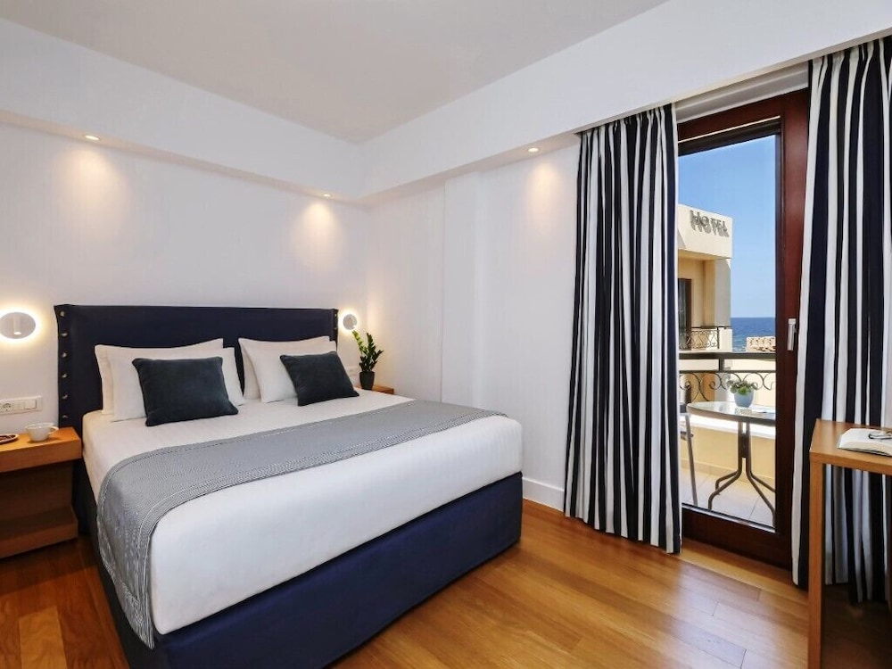 Porto Veneziano Hotel — Hotel rooms in Chania