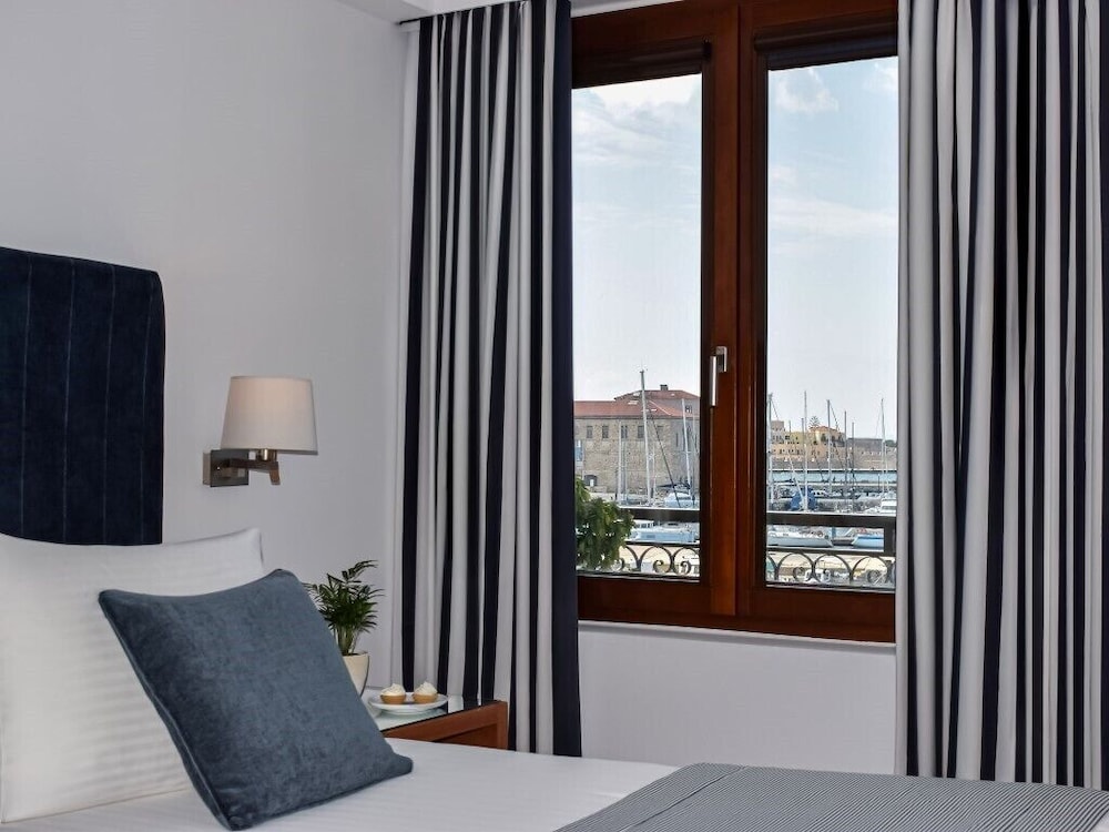 Porto Veneziano Hotel — Hotel rooms in Chania