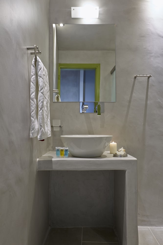 Studios Marios — Hotel rooms in Kamari, South Aegean