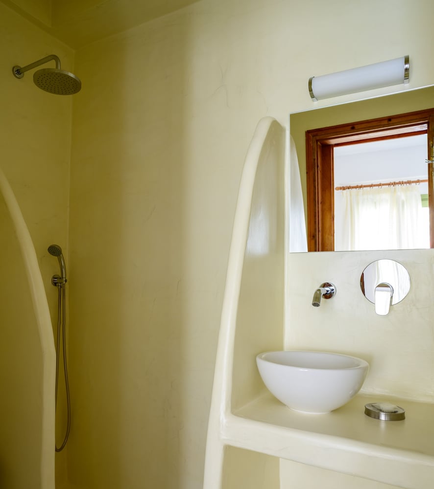 Studios Marios — Hotel rooms in Kamari, South Aegean