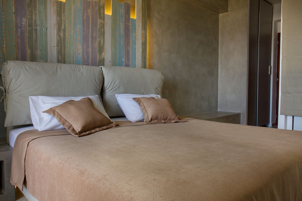 Studios Marios — Hotel rooms in Kamari, South Aegean