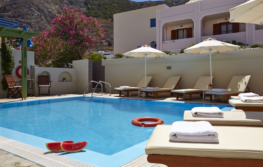 Studios Marios — Main photo in Kamari, South Aegean