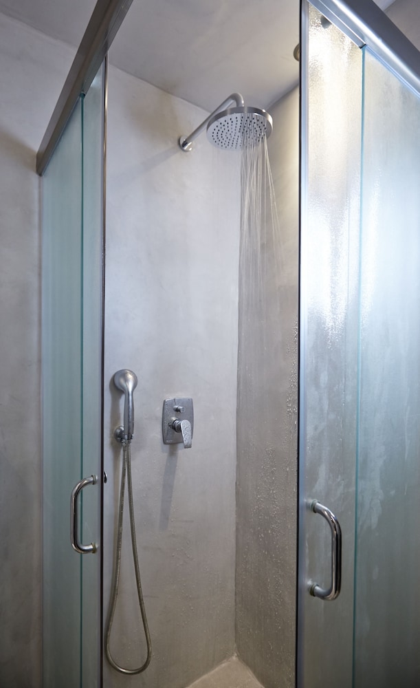 Studios Marios — Hotel rooms in Kamari, South Aegean