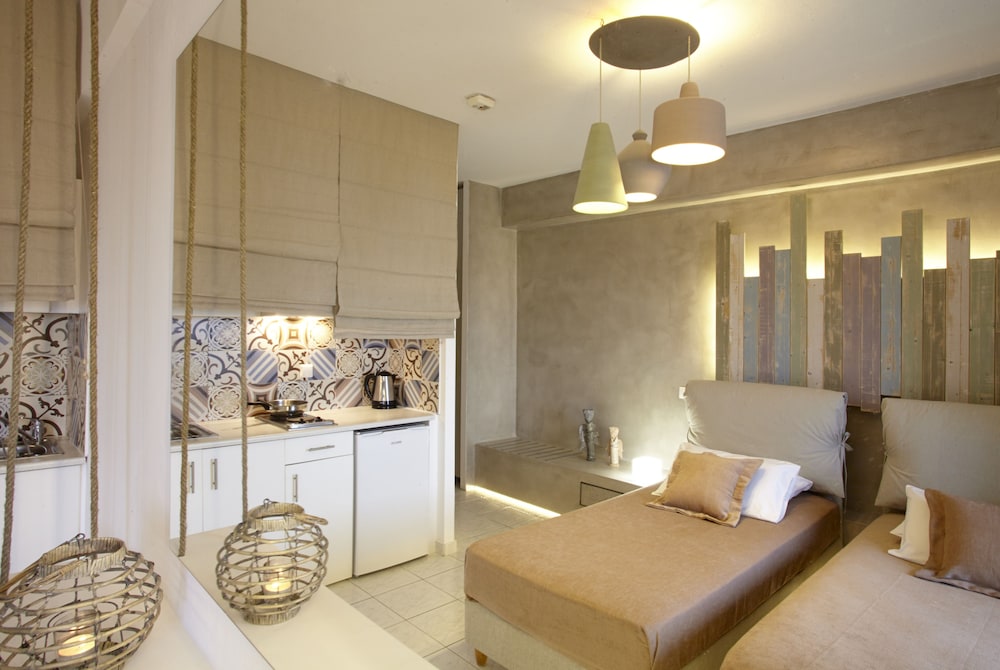 Studios Marios — Hotel rooms in Kamari, South Aegean