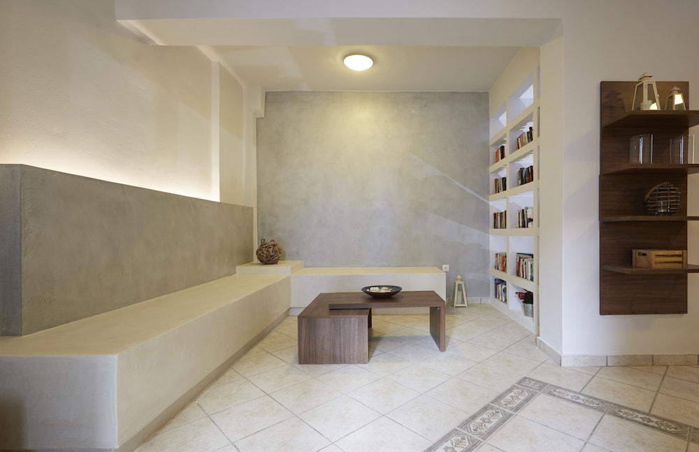 Studios Marios — Hotel rooms in Kamari, South Aegean