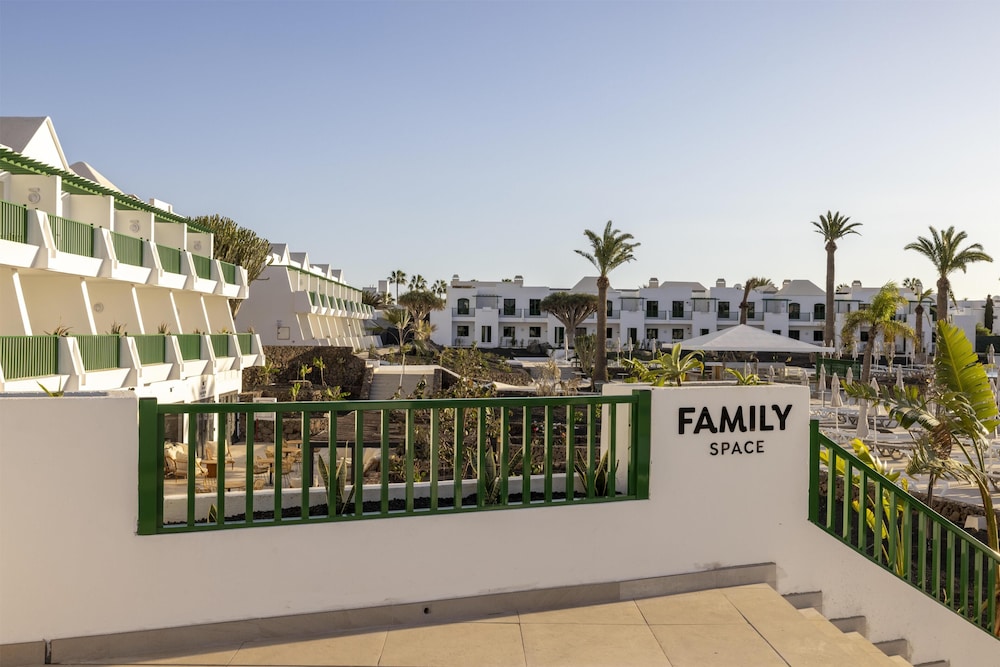 MYND Yaiza — Hotel building in Playa Blanca, Canary Islands