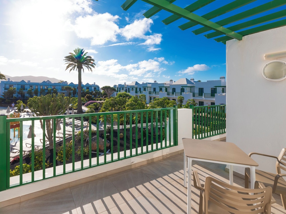 MYND Yaiza — Hotel building in Playa Blanca, Canary Islands