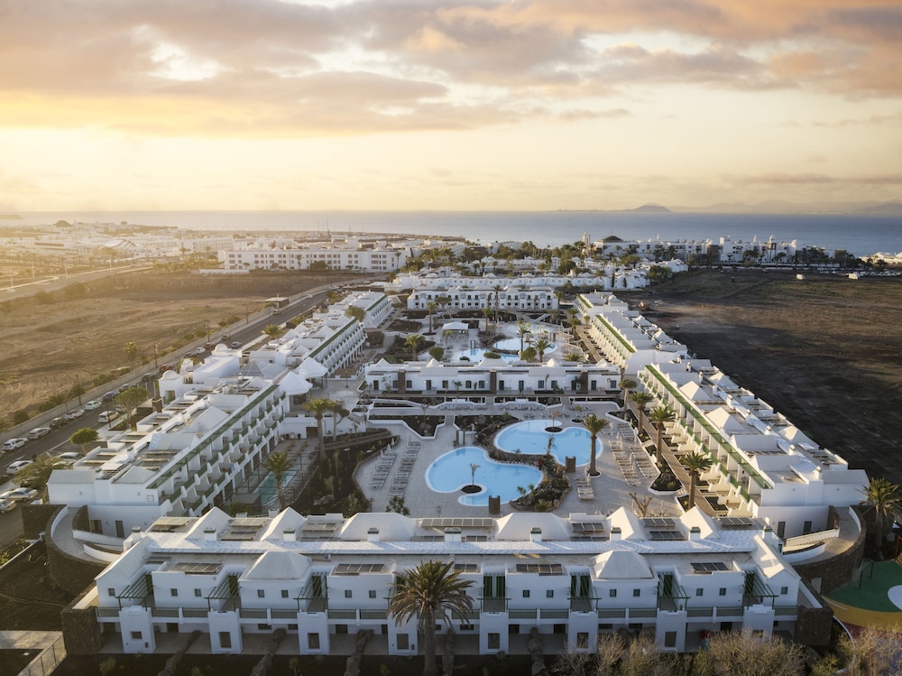MYND Yaiza — Hotel building in Playa Blanca, Canary Islands