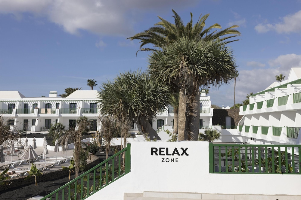 MYND Yaiza — Hotel building in Playa Blanca, Canary Islands
