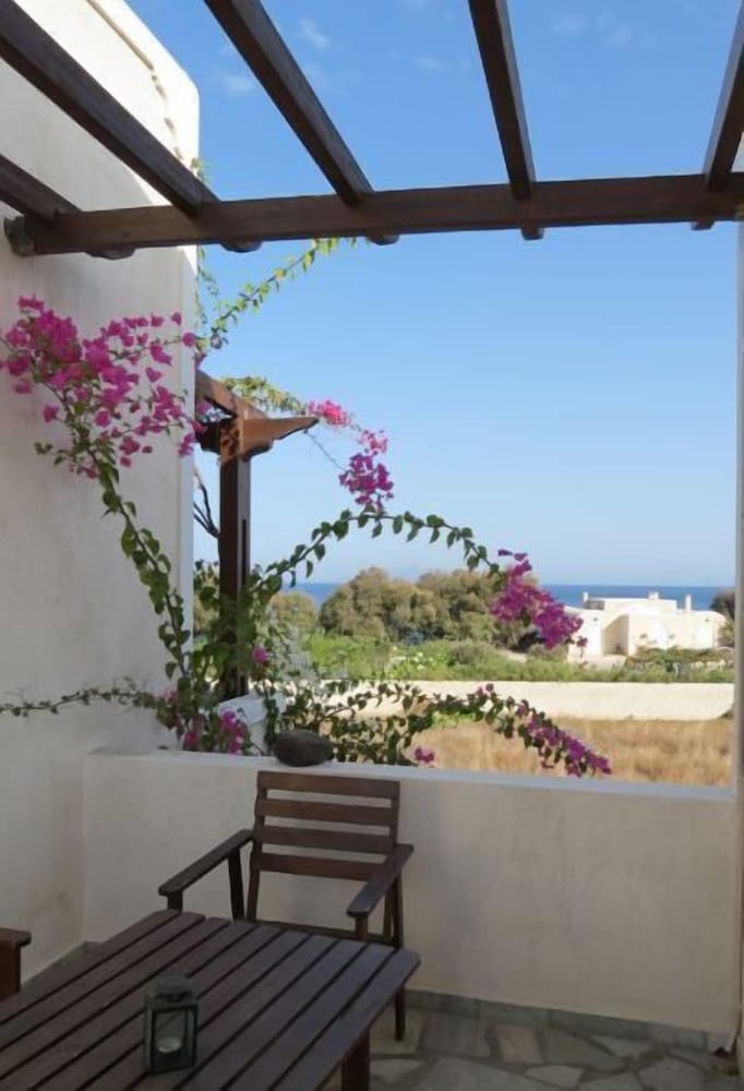 Anna Traditional Apartments — Attractions in the area in Kamari, South Aegean