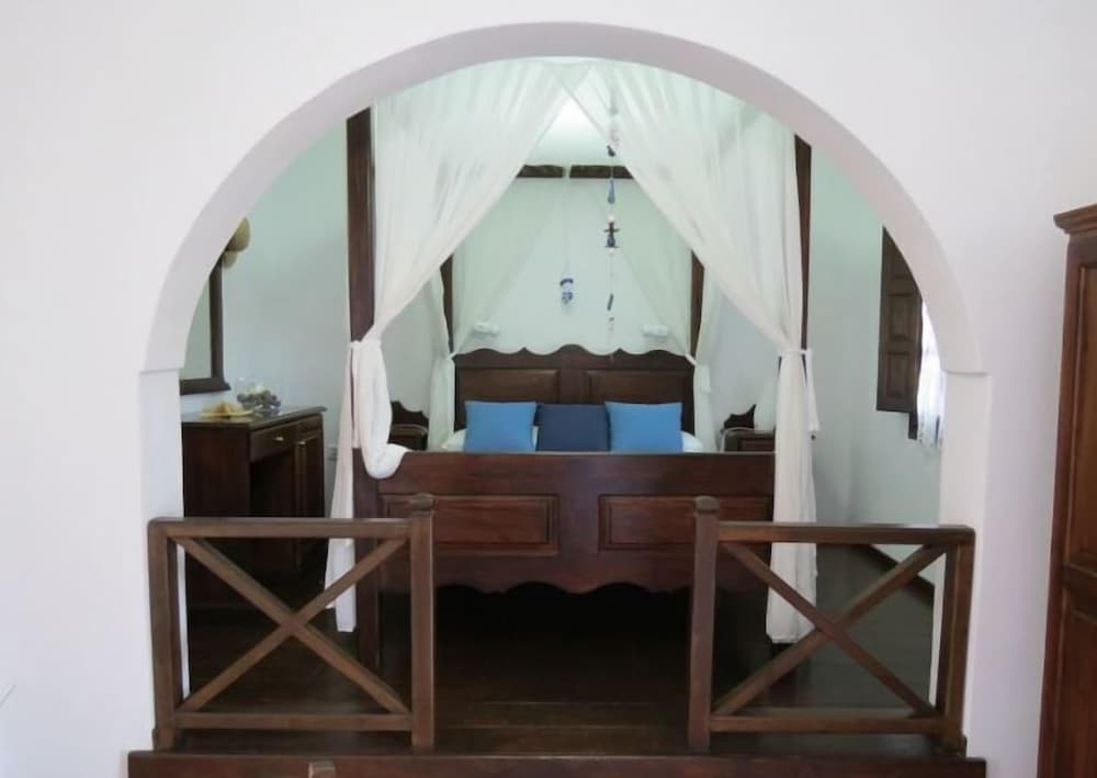 Anna Traditional Apartments — Hotel rooms in Kamari, South Aegean