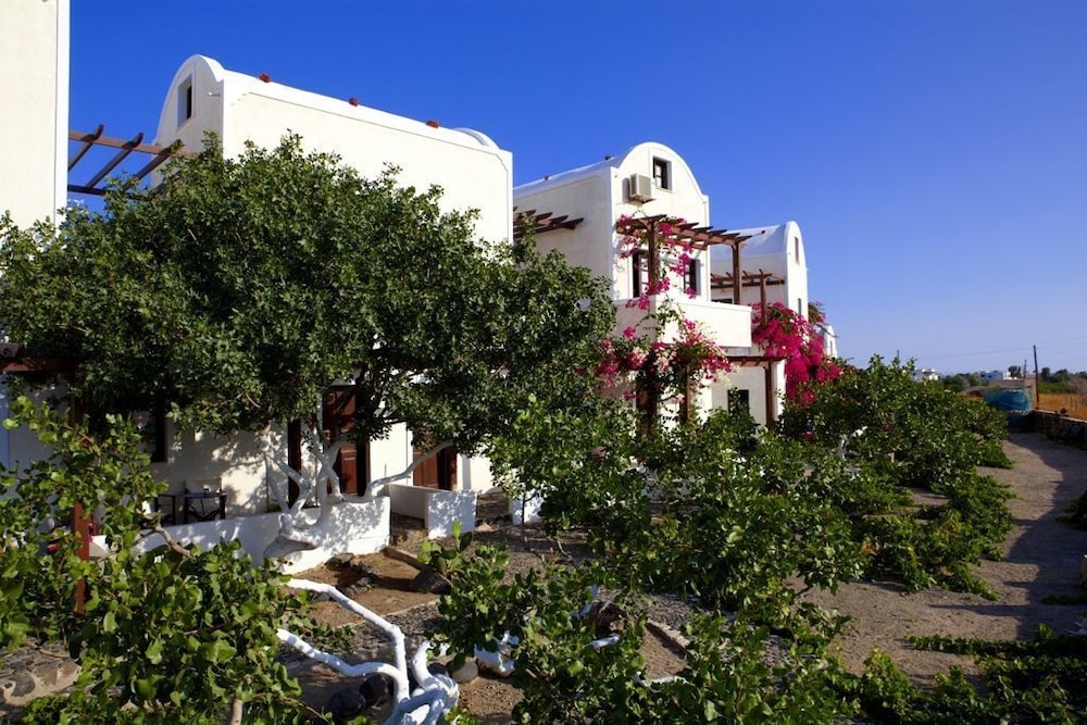 Anna Traditional Apartments — Hotel building in Kamari, South Aegean