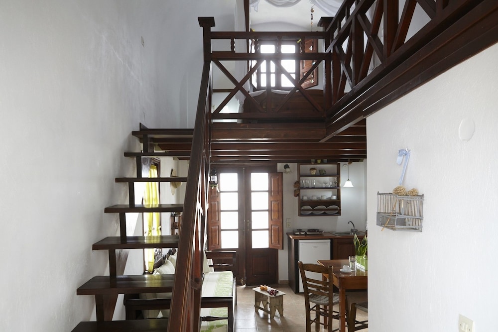Anna Traditional Apartments — Hotel building in Kamari, South Aegean