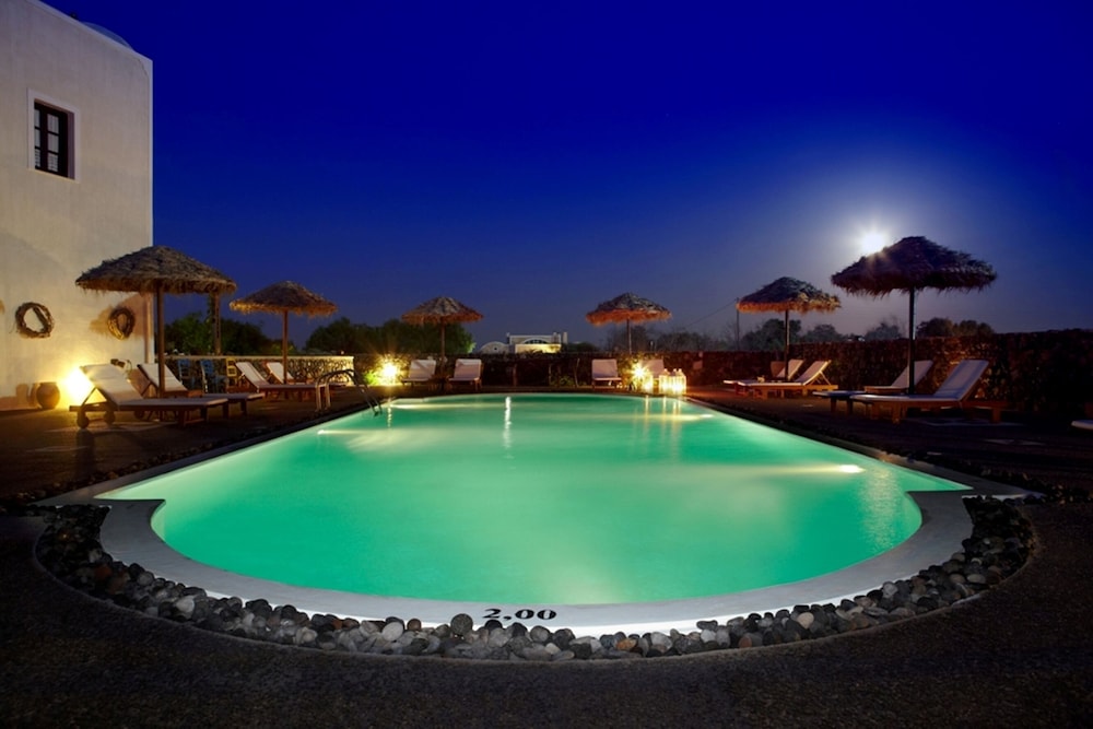 Anna Traditional Apartments — Main photo in Kamari, South Aegean