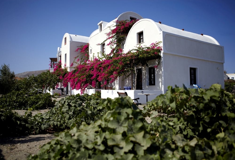 Anna Traditional Apartments — Hotel building in Kamari, South Aegean