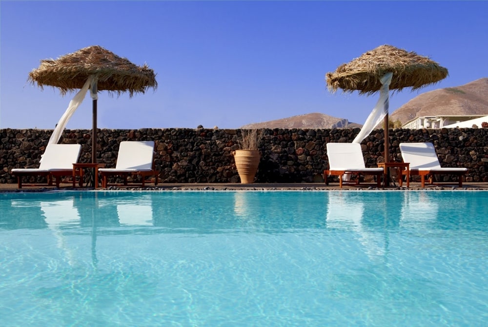 Anna Traditional Apartments — Swimming pool in Kamari, South Aegean