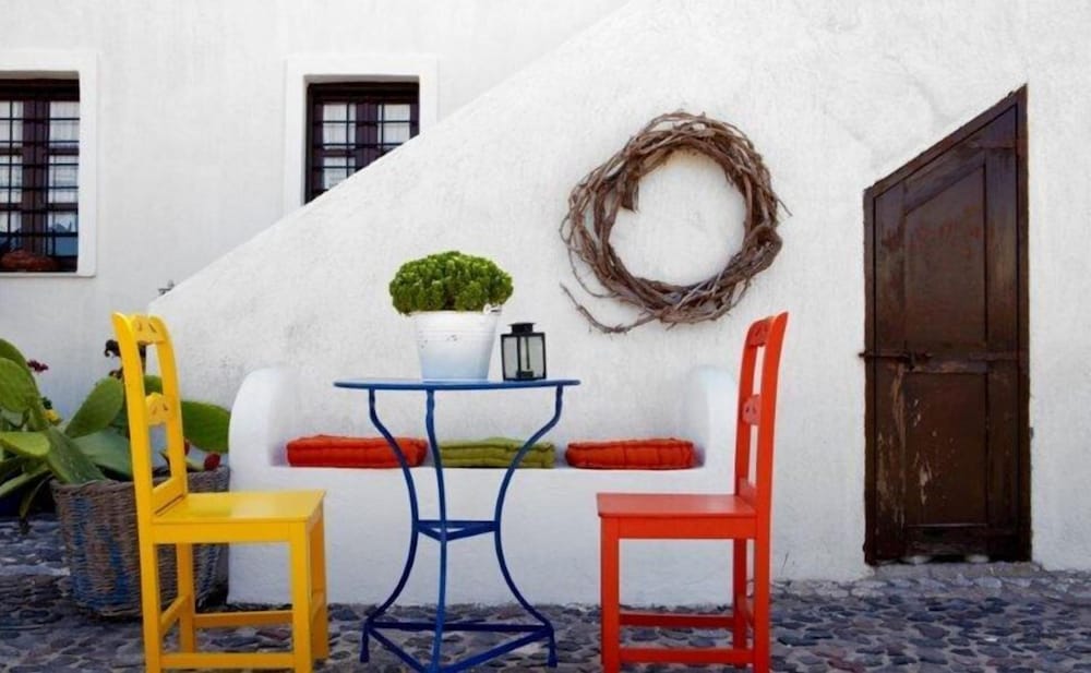 Anna Traditional Apartments — Hotel building in Kamari, South Aegean