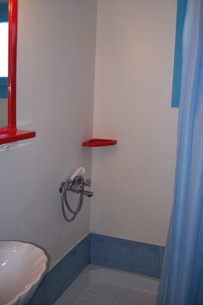 Atlantis Beach Villa — Hotel rooms in Perissa, South Aegean