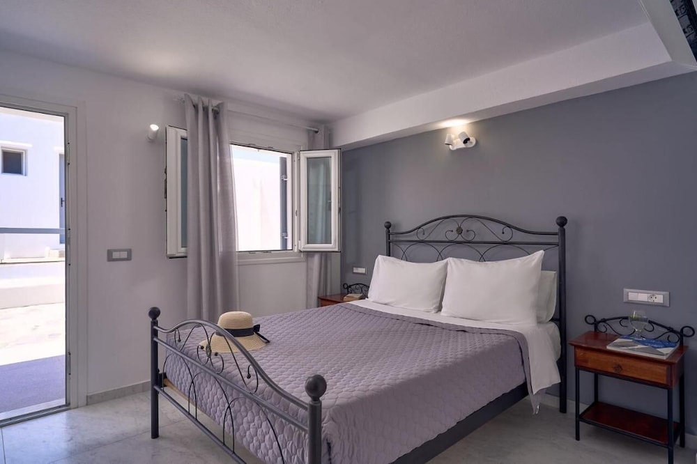 Sofia Village — Hotel rooms in Mykonos Town, South Aegean