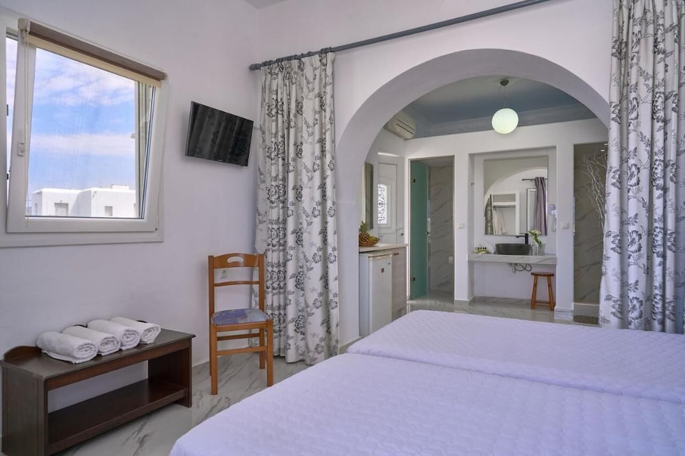 Sofia Village — Hotel rooms in Mykonos Town, South Aegean
