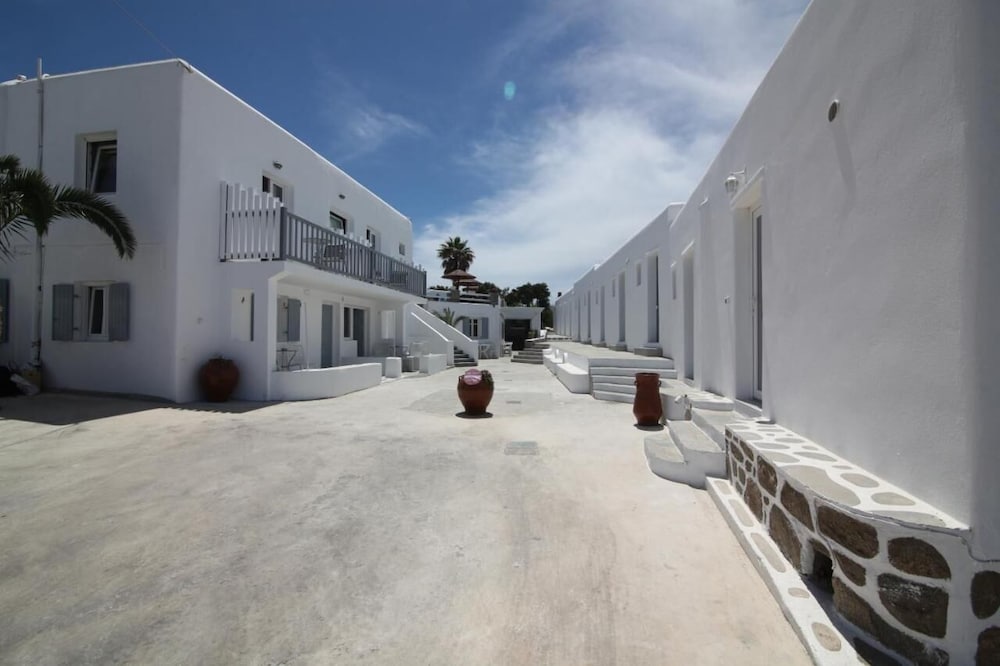Sofia Village — Hotel building in Mykonos Town, South Aegean