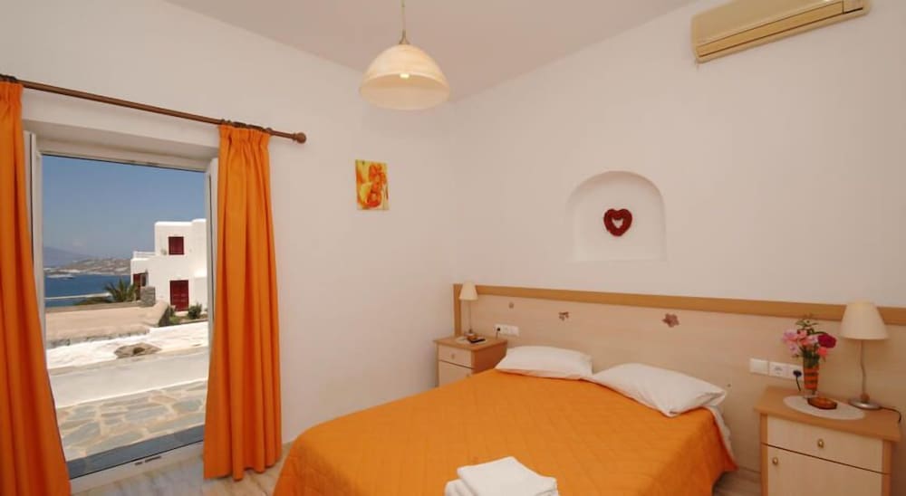 Sofia Village — Hotel rooms in Mykonos Town, South Aegean