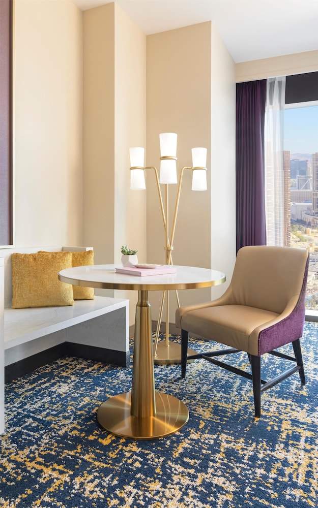 Las Vegas Hilton at Resorts World — Hotel rooms in Las Vegas, Nevada