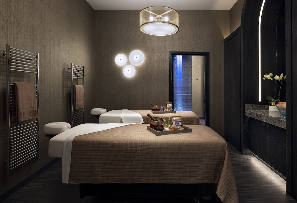 Las Vegas Hilton at Resorts World — Hotel rooms in Las Vegas, Nevada