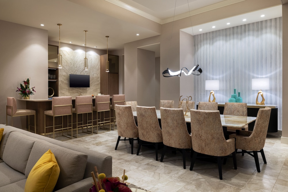 Las Vegas Hilton at Resorts World — Hotel rooms in Las Vegas, Nevada