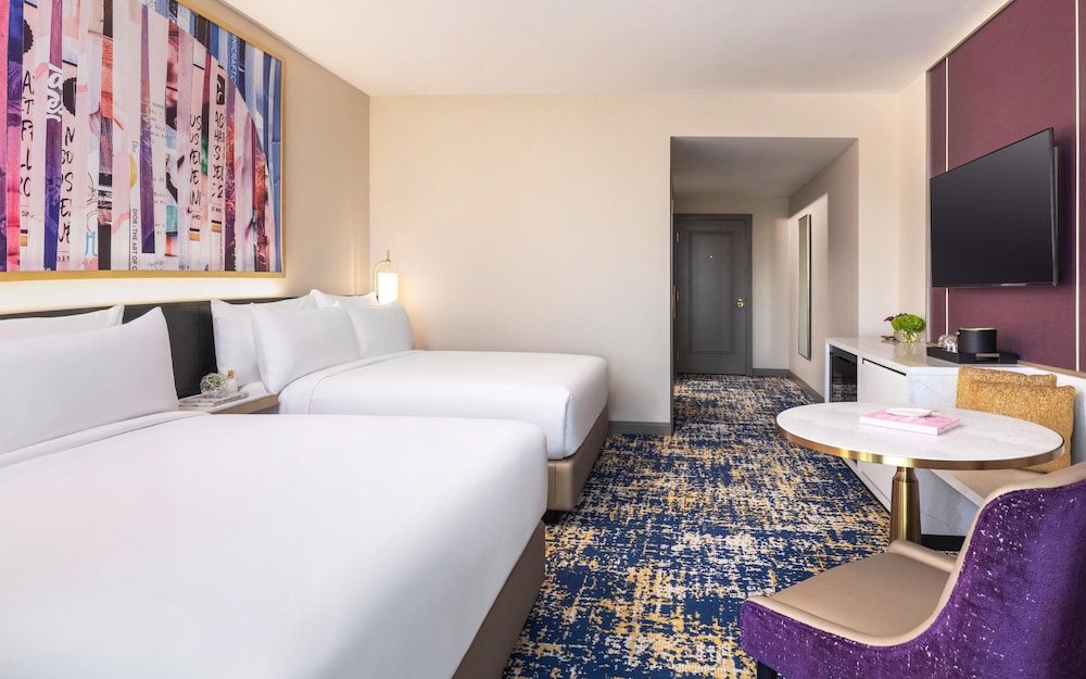 Las Vegas Hilton at Resorts World — Hotel rooms in Las Vegas, Nevada