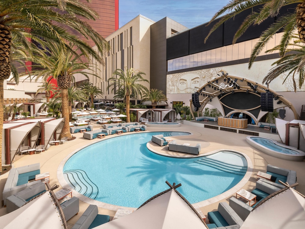Las Vegas Hilton at Resorts World — Swimming pool in Las Vegas, Nevada