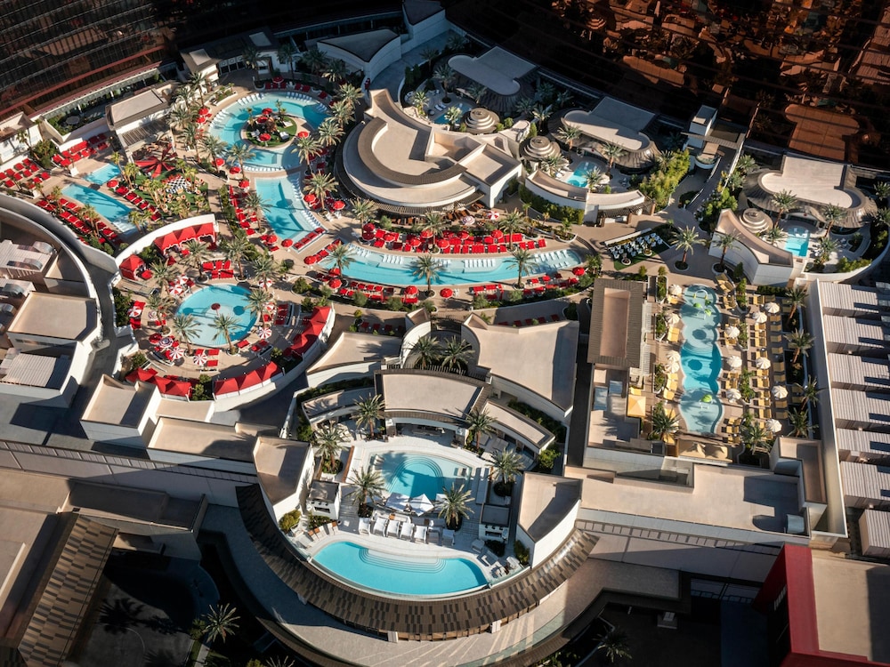 Las Vegas Hilton at Resorts World — Swimming pool in Las Vegas, Nevada