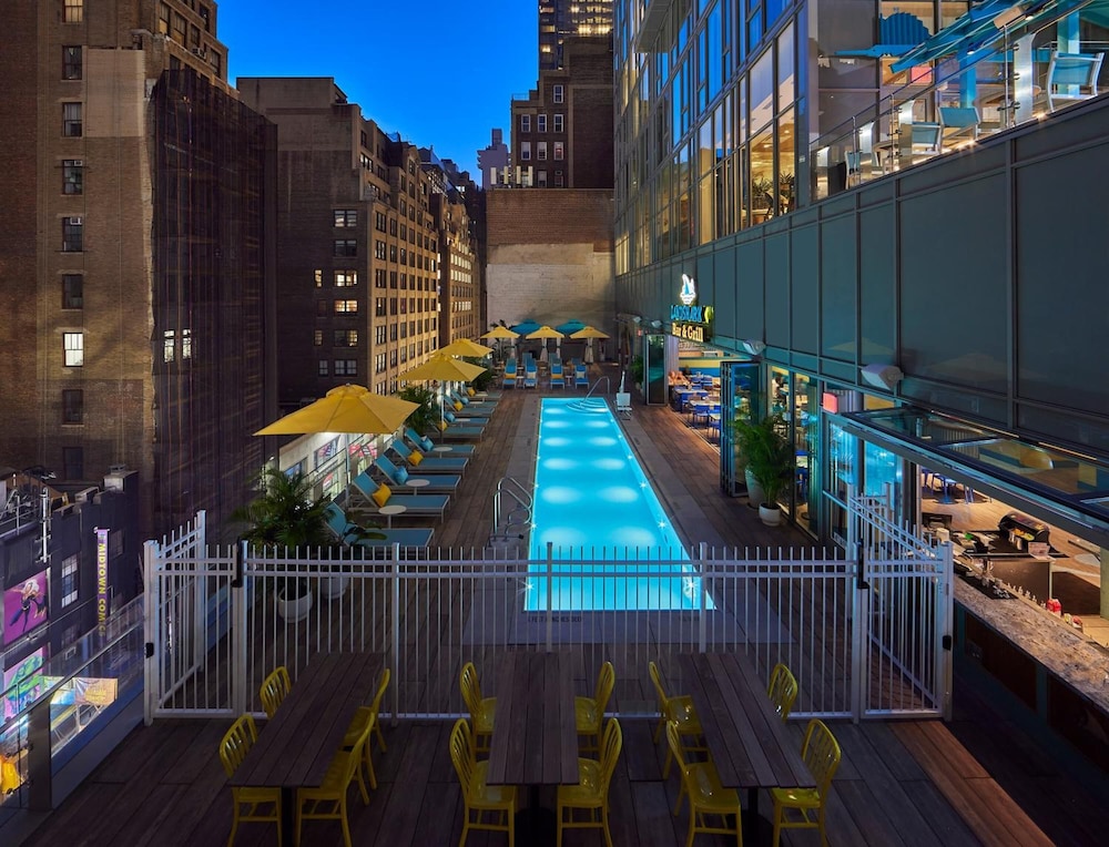 Margaritaville Resort Times Square — Swimming pool in New York City, New York State