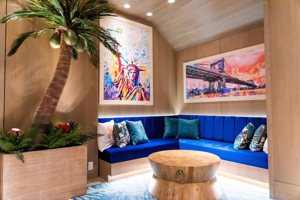 Margaritaville Resort Times Square — Hotel rooms in New York City, New York State