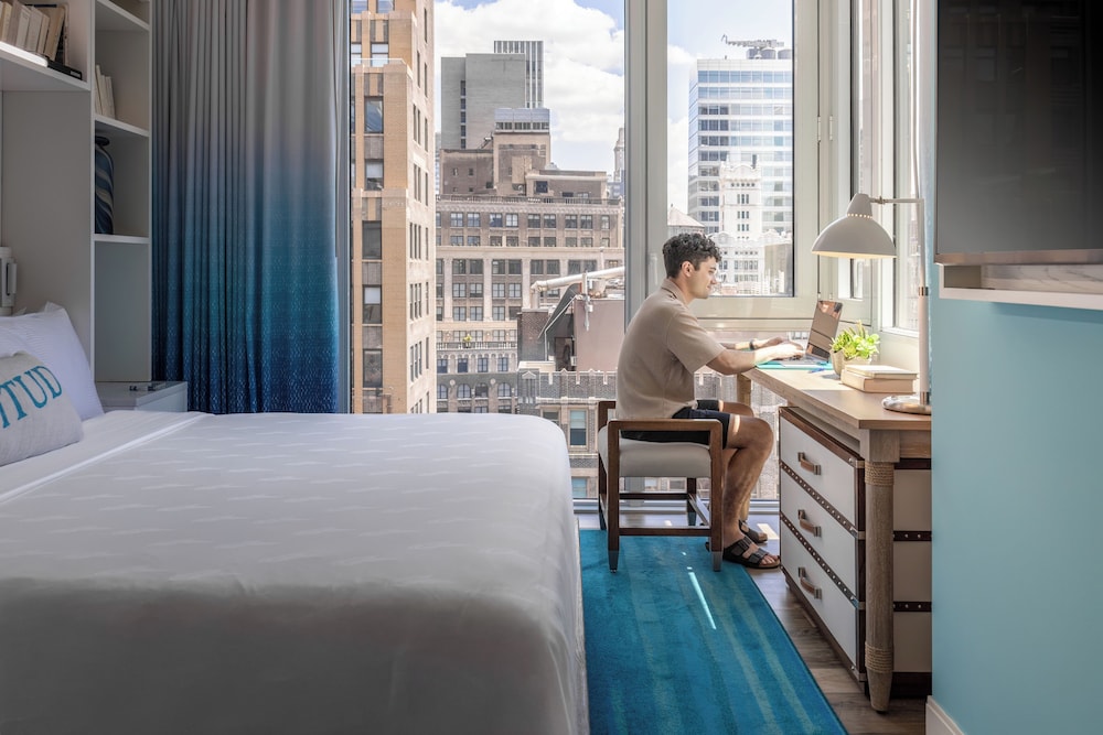 Margaritaville Resort Times Square — Hotel rooms in New York City, New York State