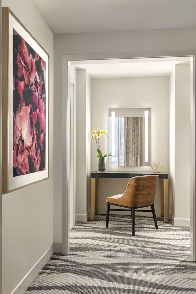 Conrad Las Vegas at Resorts World — Hotel rooms in Las Vegas, Nevada