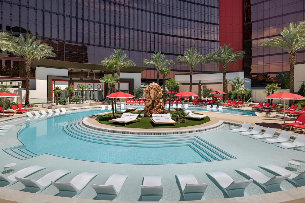 Conrad Las Vegas at Resorts World — Swimming pool in Las Vegas, Nevada