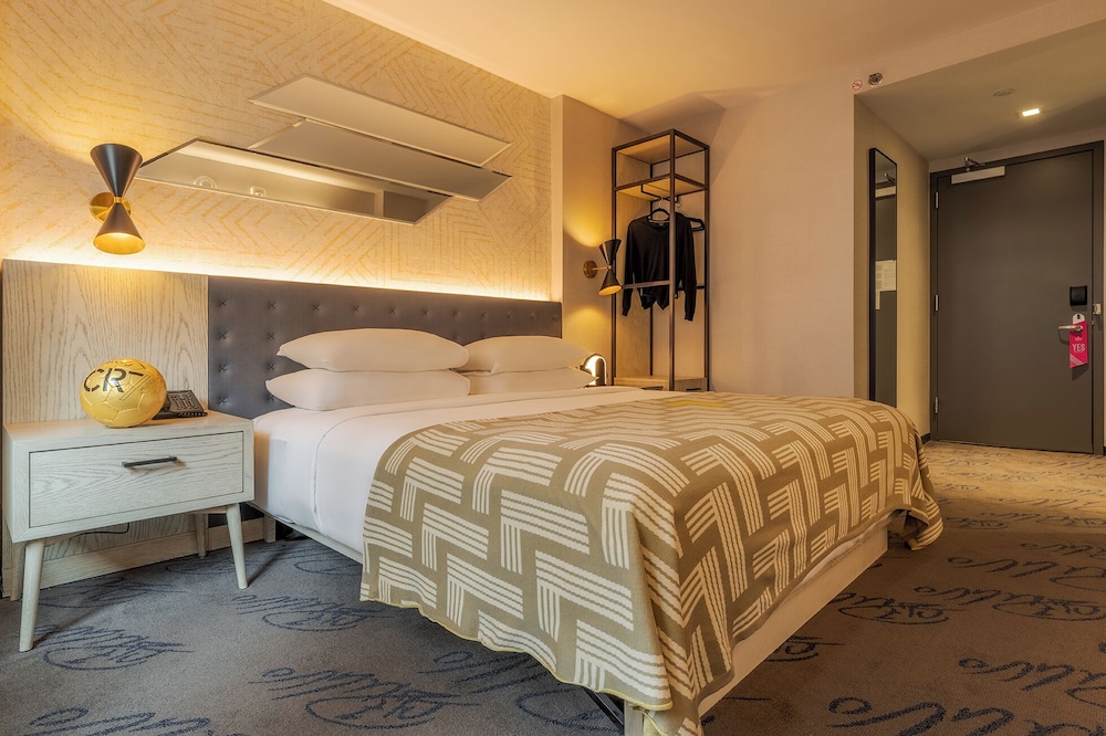 Pestana CR7 Times Square — Hotel rooms in New York City, New York State