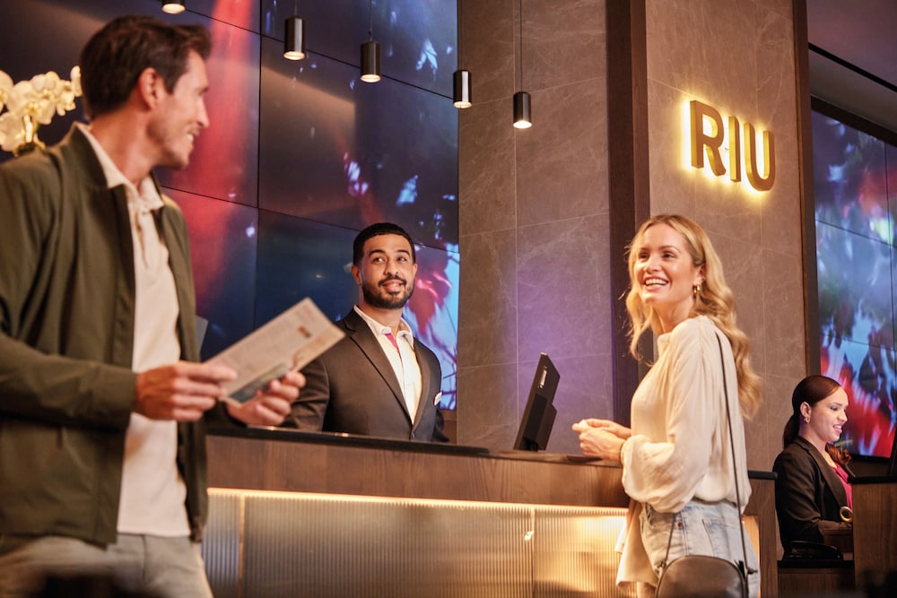 Hotel Riu Plaza Manhattan Times Square — Hotel building in New York City, New York State