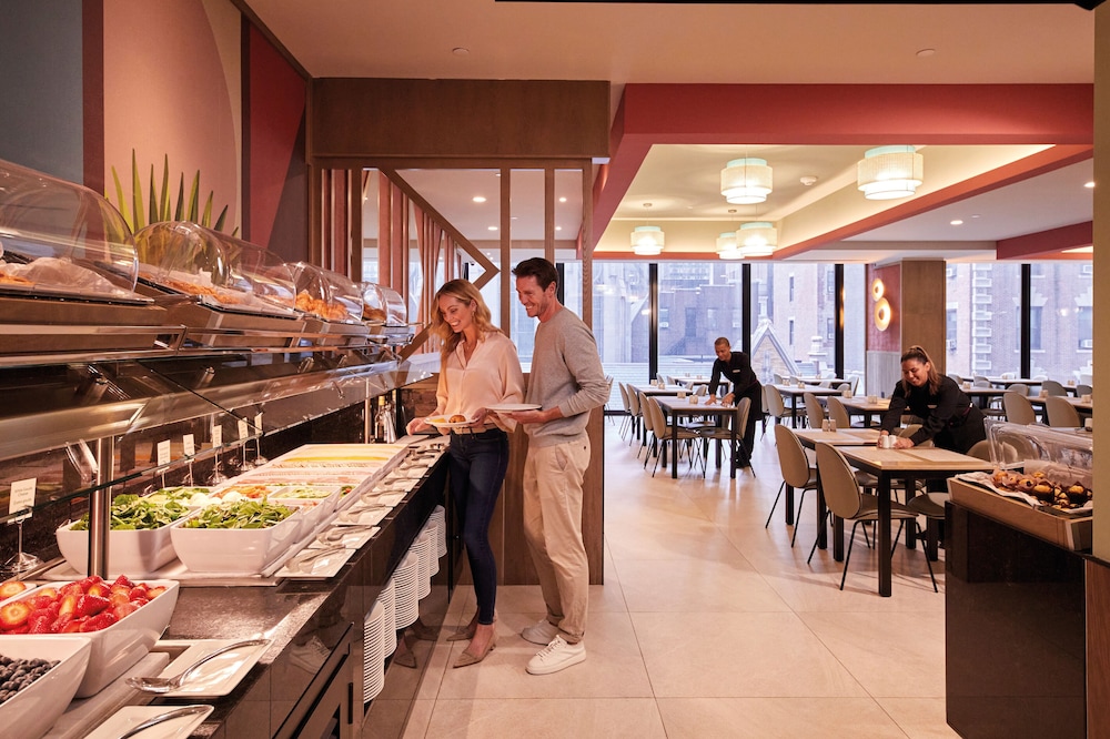 Hotel Riu Plaza Manhattan Times Square — Restaurant & bars in New York City, New York State