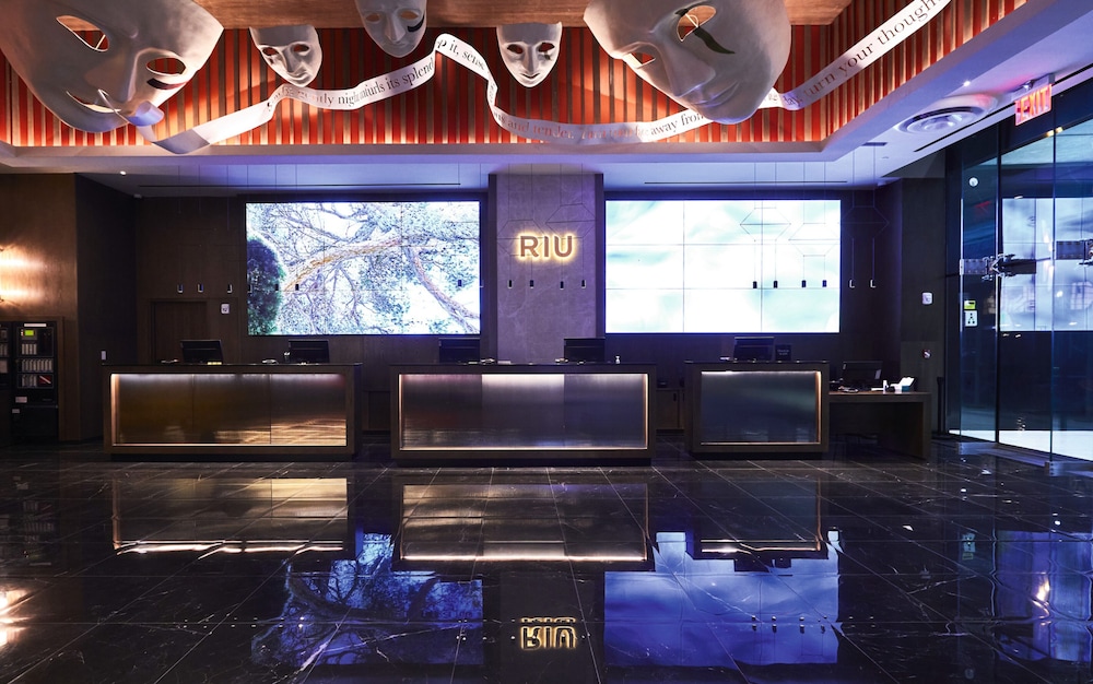 Hotel Riu Plaza Manhattan Times Square — Hotel building in New York City, New York State